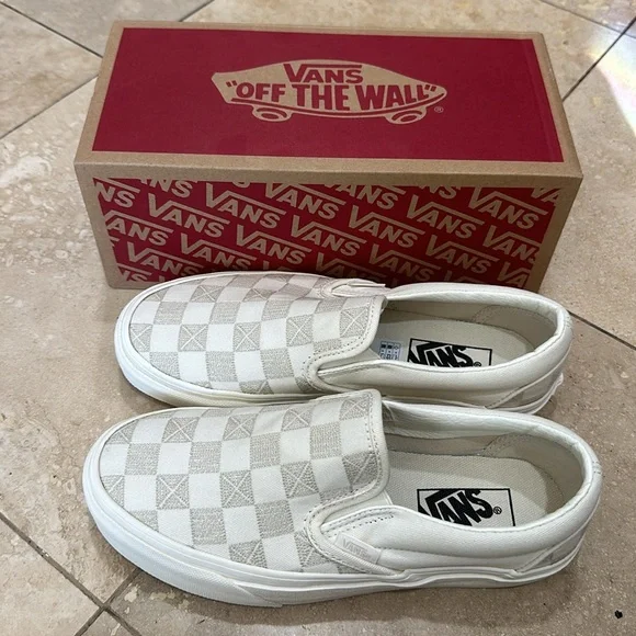 NWT Vans Classic Slip On - Picture 2 of 11